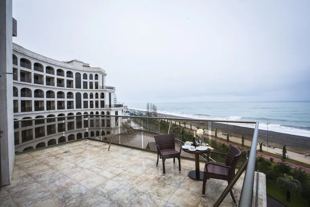 Colosseum Marina Hotel Batumi, Батуми - главное фото отеля