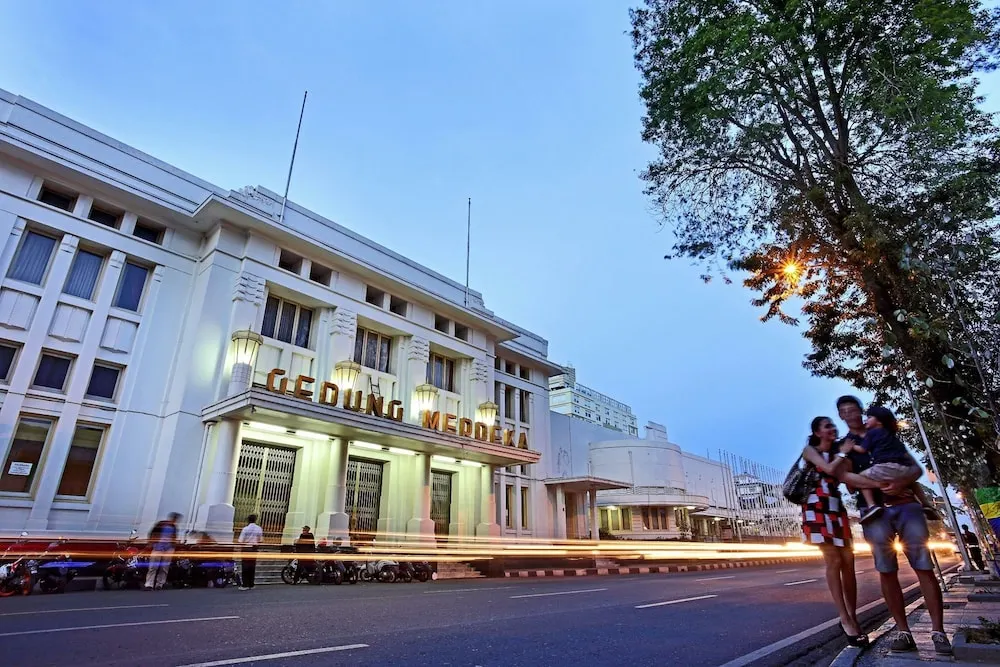 Gino Feruci Braga, Bandung - photo 7