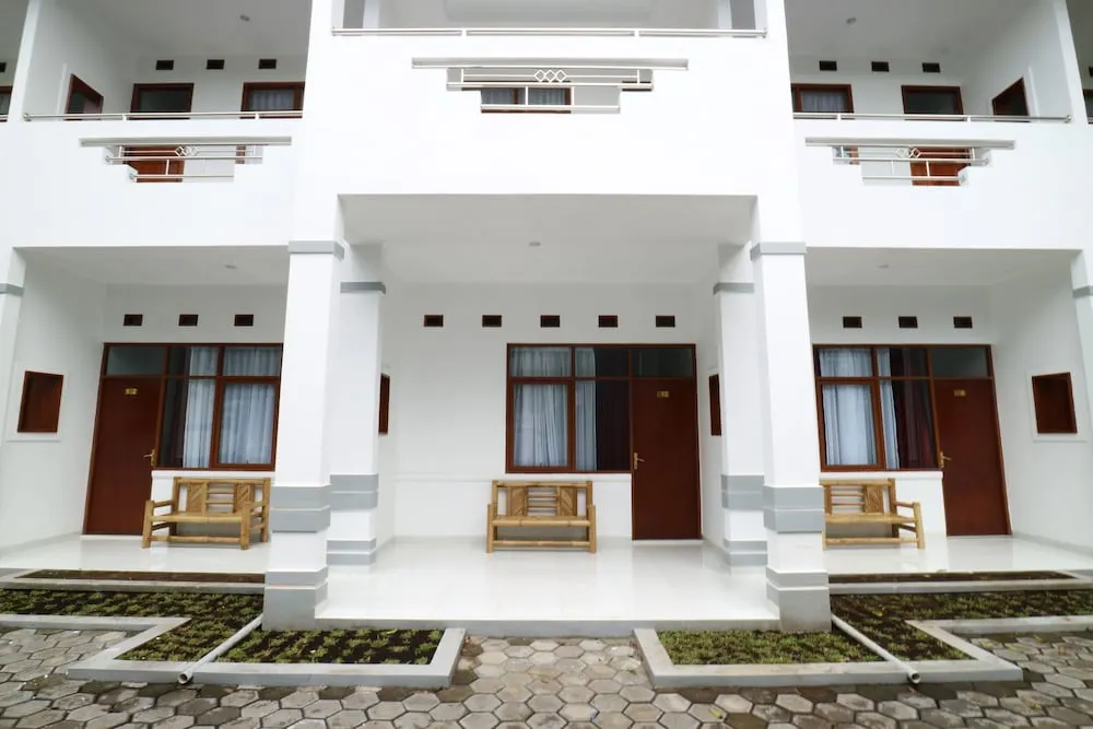 Narima Resort Hotel, Bandung - photo 3