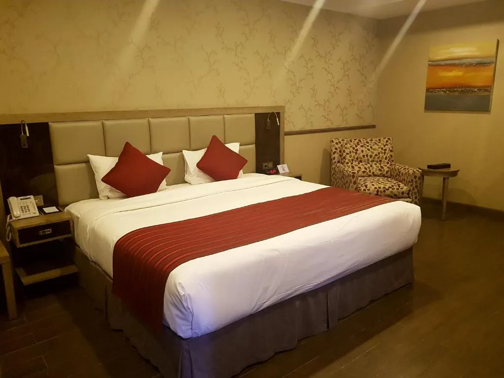 Ramada by Wyndham Bishkek Centre, Бишкек - фото 19