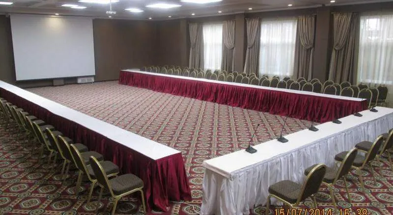 Comfort Hotel Astana, Астана - фото 5