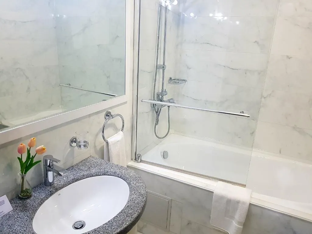 Ramada by Wyndham Bishkek Centre, Бишкек - фото 18