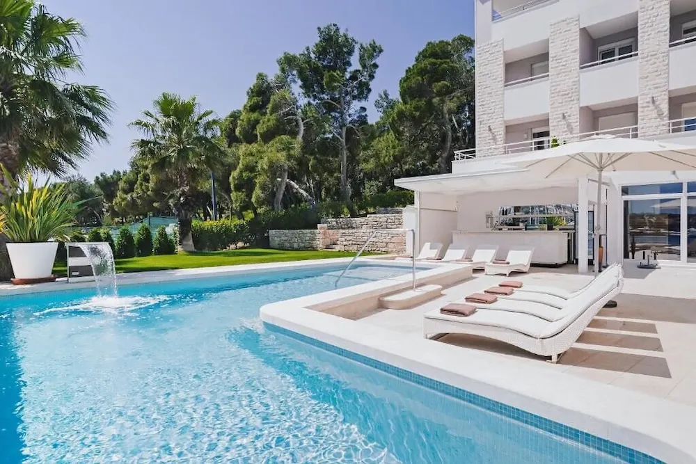 Ribarska Koliba Resort, Pula - главное фото отеля