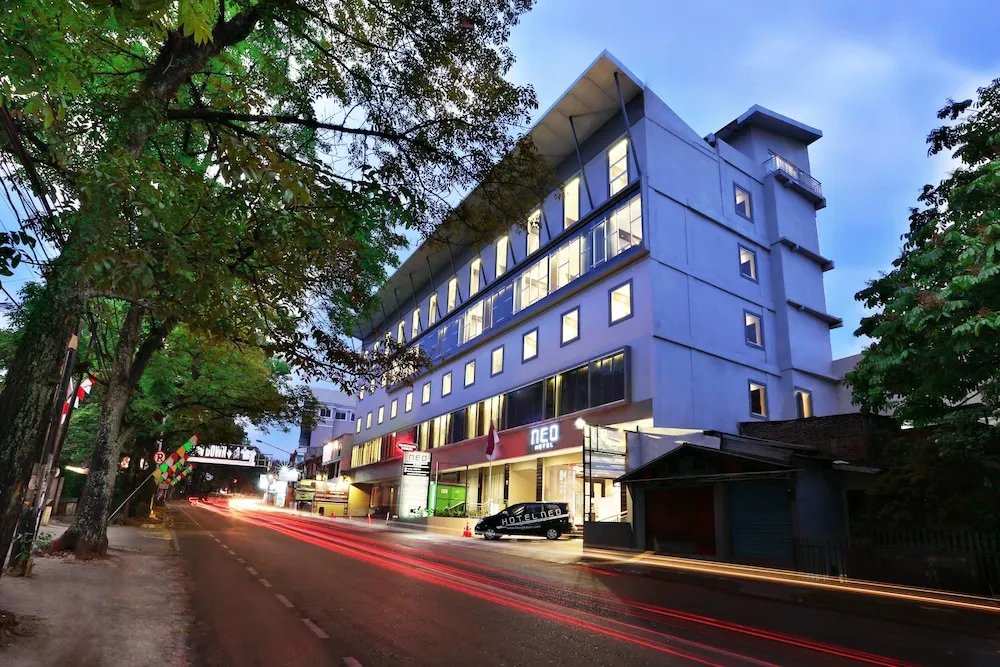Hotel NEO Dipatiukur - Bandung by ASTON, Bandung - main hotel photo