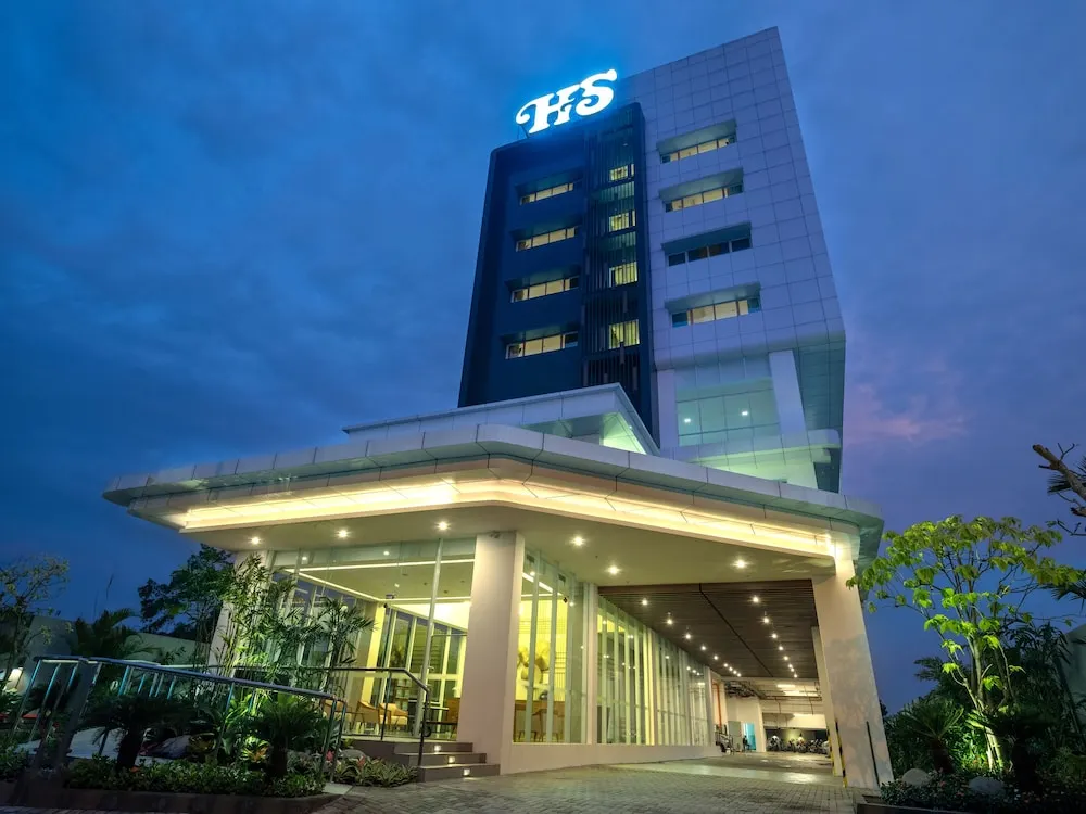 Hotel Santika Pasir Koja, Bandung - main hotel photo
